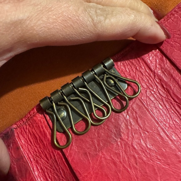 Balenciaga Raspberry key holder - Picture 5 of 8